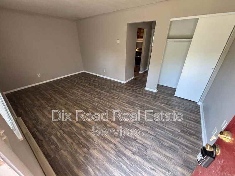 414 Mars Dr #2 - Photo 3 of 13