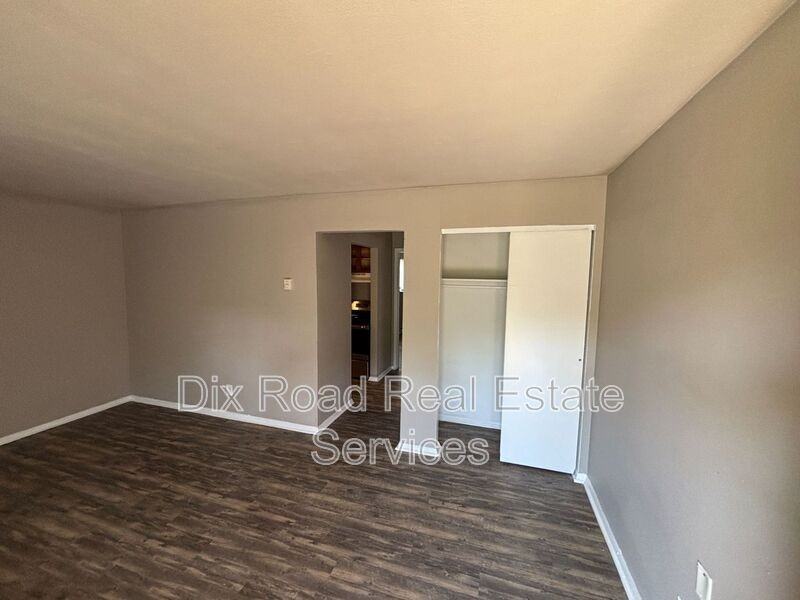 414 Mars Dr #2 - Photo 4 of 13