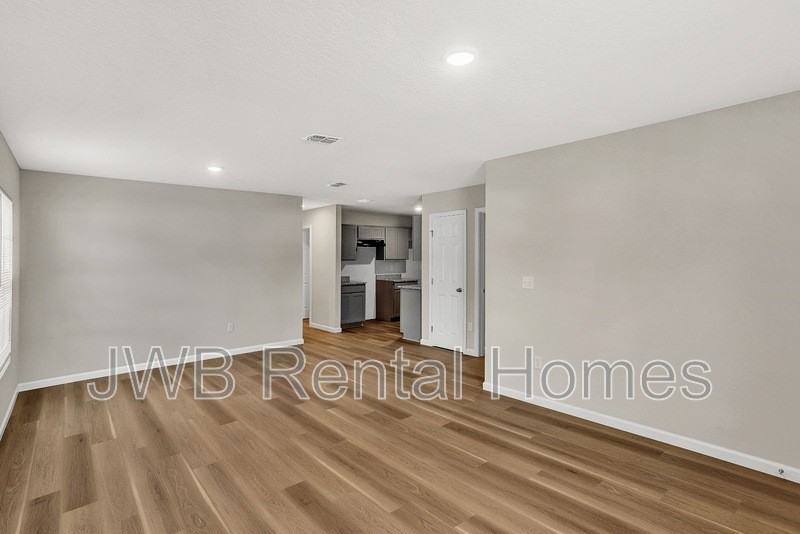 9122 Monroe Ave - Photo 4 of 22