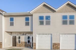 featured image of 2921 S Harvard Ave