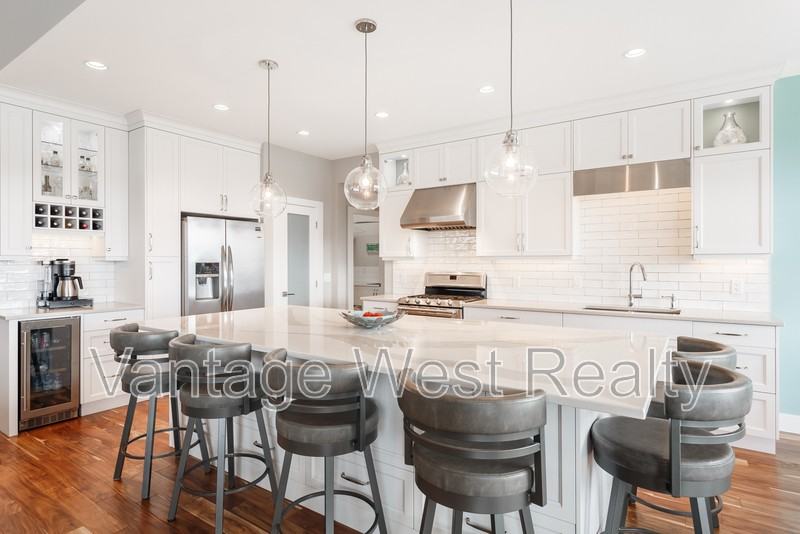 1499 Rocky Point Dr - Photo 2 of 50