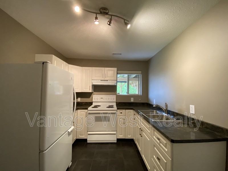 1837B Edgehill Ave - Photo 2 of 11
