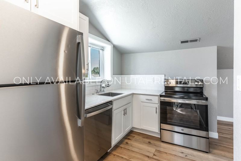 87 N Center St #2 - Photo 4 of 18