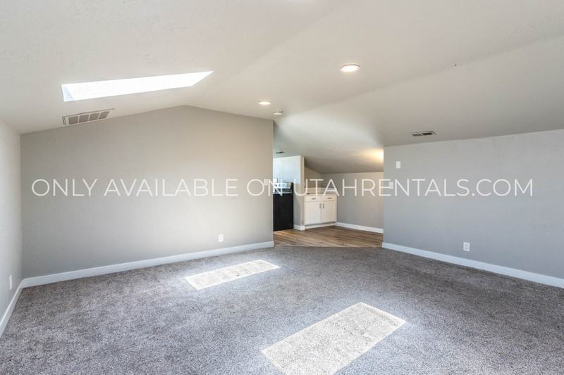 87 N Center St #2 - Photo 6 of 18