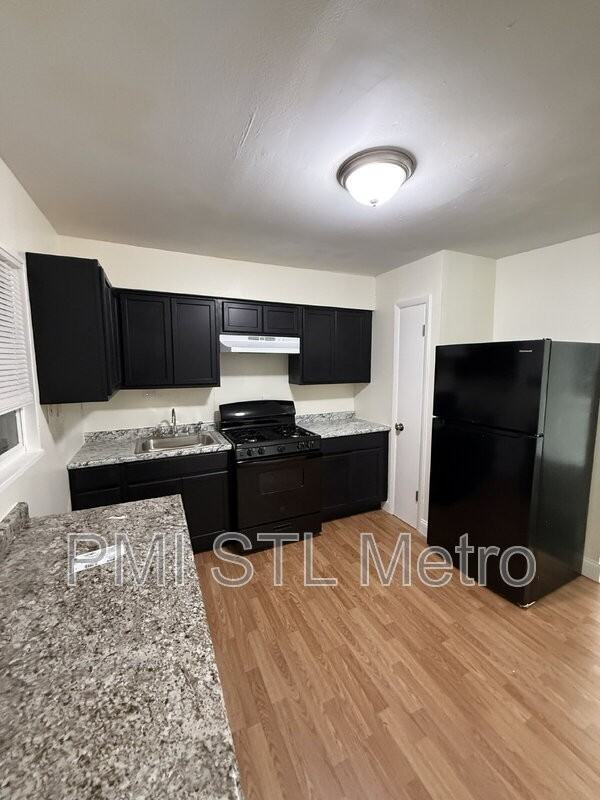 10501 Duke Dr - Photo 3 of 9
