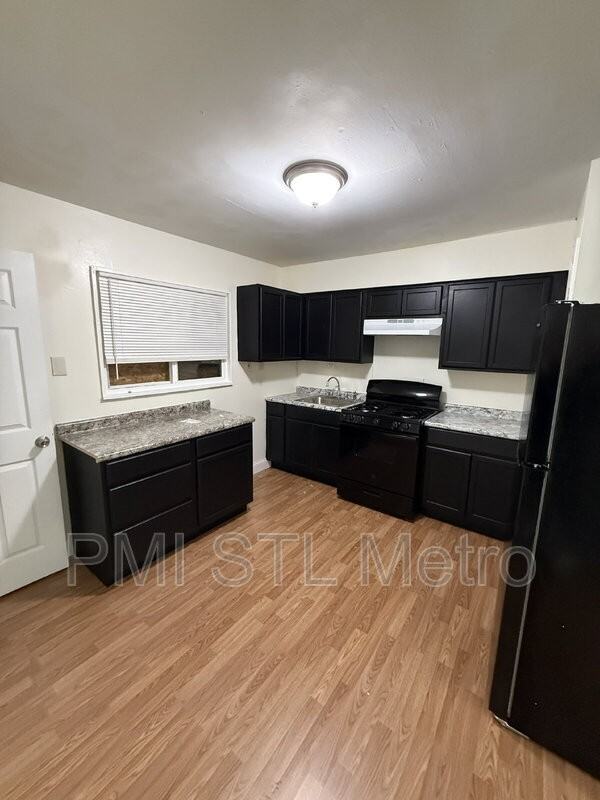 10501 Duke Dr - Photo 4 of 9