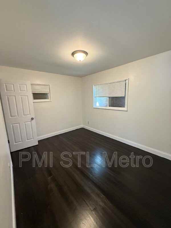 10501 Duke Dr - Photo 7 of 9
