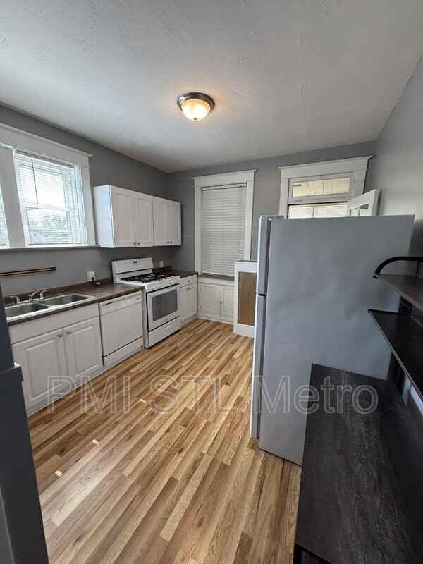 3668A Wilmington Ave - Photo 3 of 12