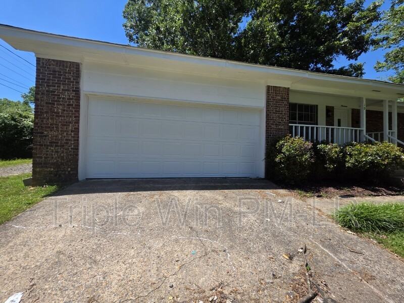 19 Creekdale Dr - Photo 3 of 30