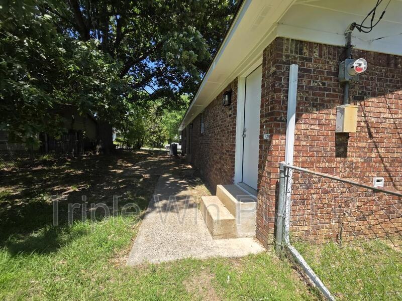 19 Creekdale Dr - Photo 4 of 30