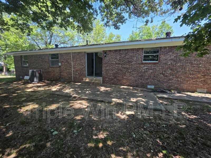 19 Creekdale Dr - Photo 5 of 30