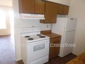 660 S Tucson Blvd - Photo 1 of 1