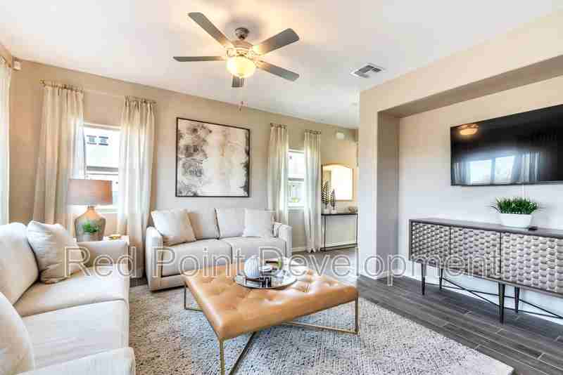 3748 W Goshen Dr - Photo 3 of 12