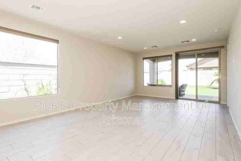 17568 W Missouri Ave - Photo 6 of 33