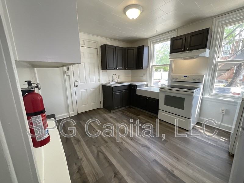 203 W North St - Photo 3 of 10