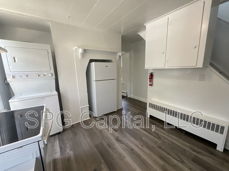 203 W North St - Photo 4 of 10