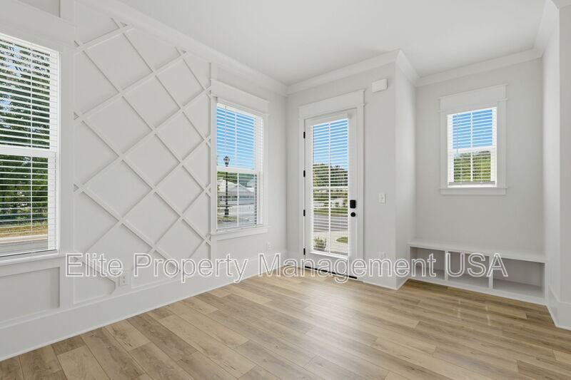 331 Orchid St - Photo 2 of 22