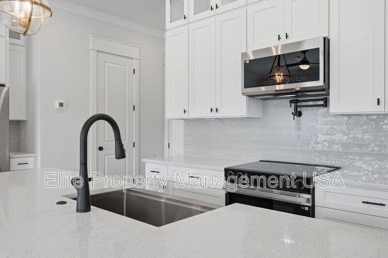 331 Orchid St - Photo 7 of 22