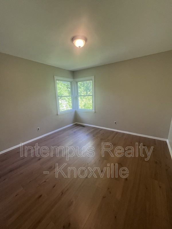 712 S Beaman St - Photo 7 of 7
