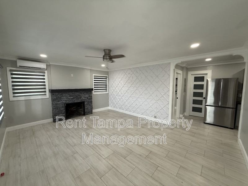 1154 Neptune Dr - Photo 7 of 41