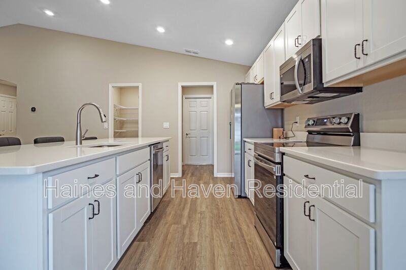 1831 Daystar Dr - Photo 6 of 27