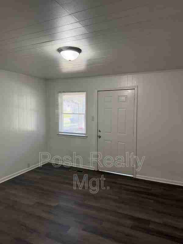 2011 Lutheran St - Photo 2 of 10