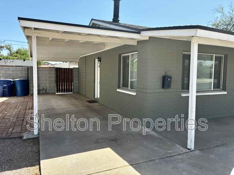 1041 W 18th St - Photo 2 of 25