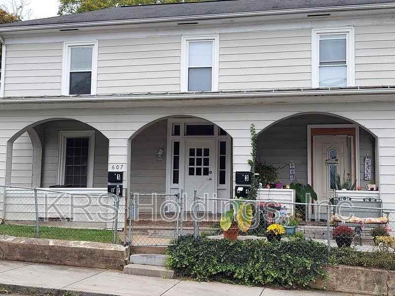 607 Winthrop St #2