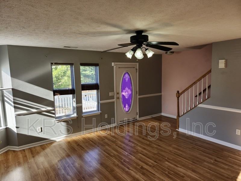 1210 Victorian Village Dr - Photo 4 of 19