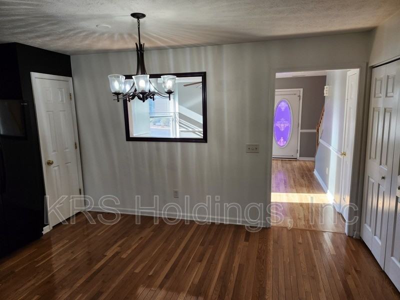 1210 Victorian Village Dr - Photo 6 of 19