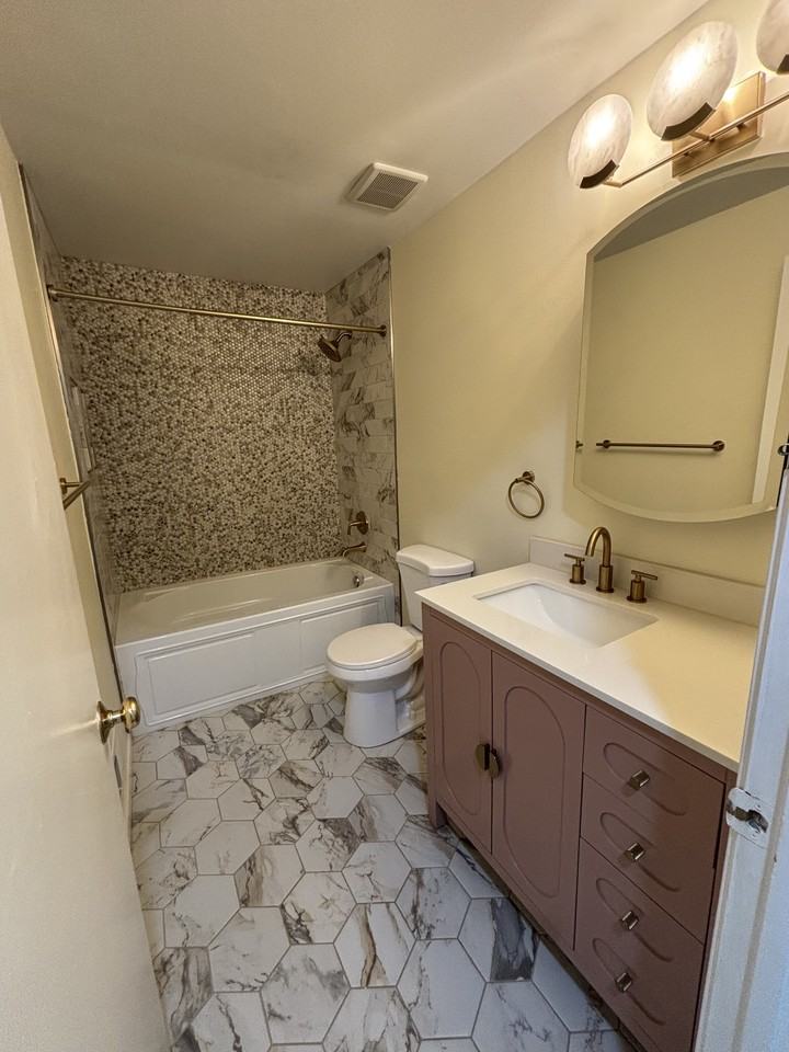 1315 Hollins St #2 - Photo 7 of 11