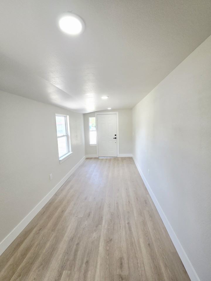 1919 Dr. M.l.k. Jr St S #1919 - Photo 3 of 11