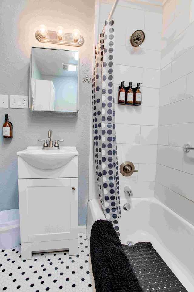 405 N Jackson St #NA - Photo 7 of 11