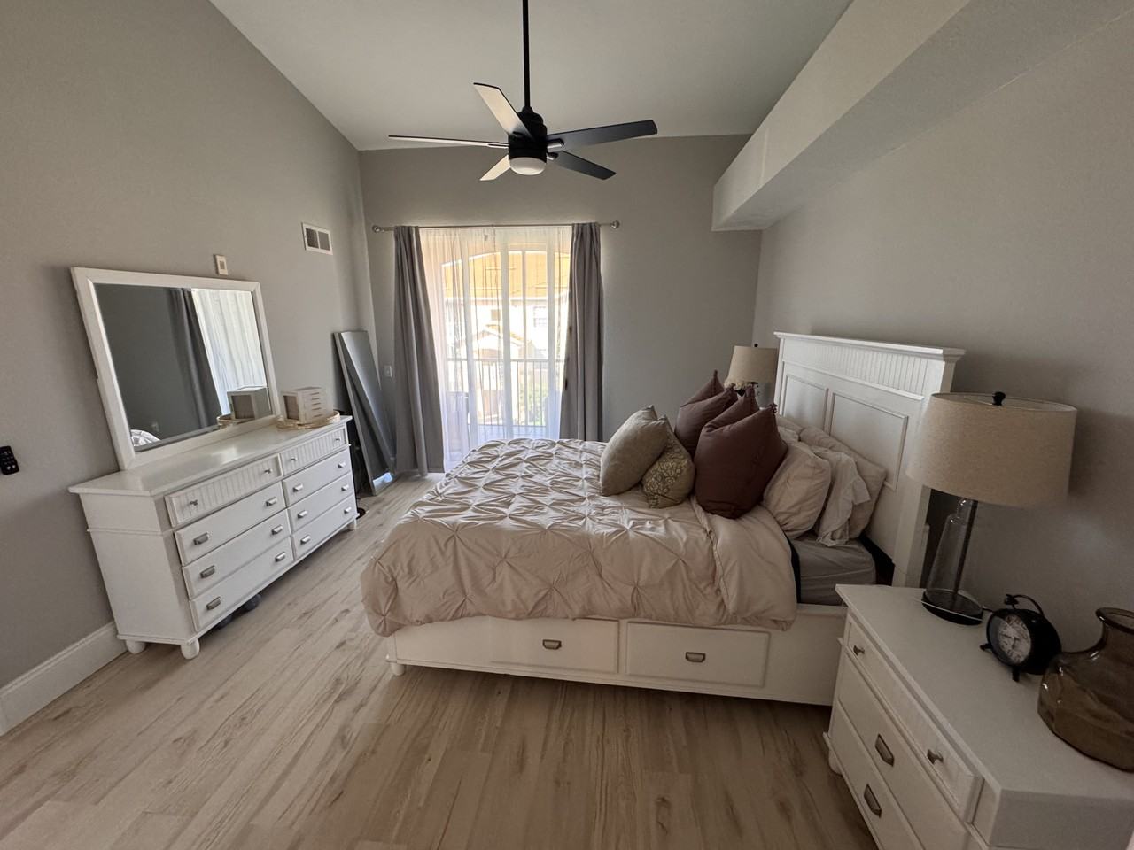 9015 Colby Dr #2013 - Photo 4 of 12