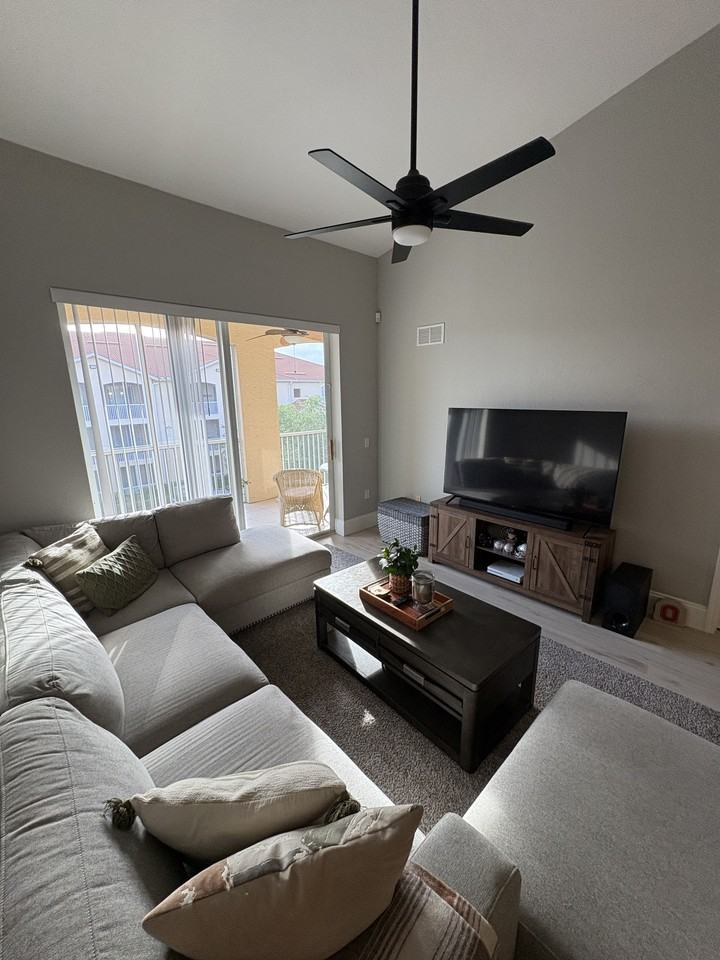 9015 Colby Dr #2013 - Photo 6 of 12