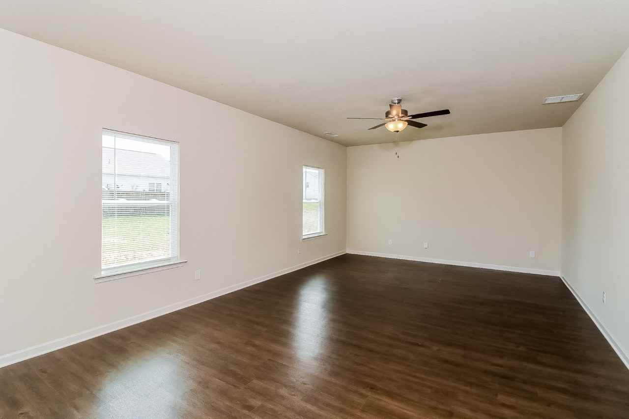 143 143 Innis Brook Cir - Photo 2 of 27