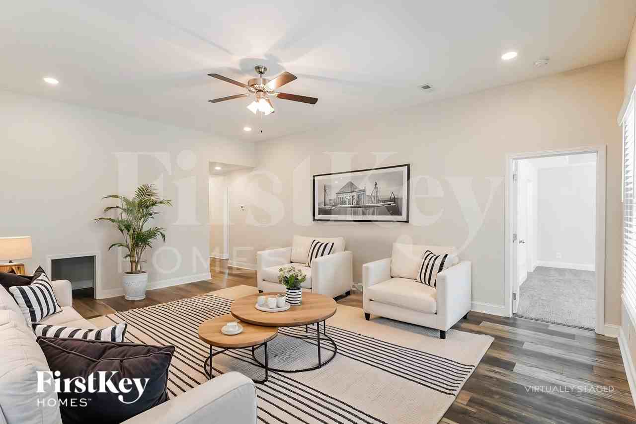 112 Lucerne Ln - Photo 3 of 19