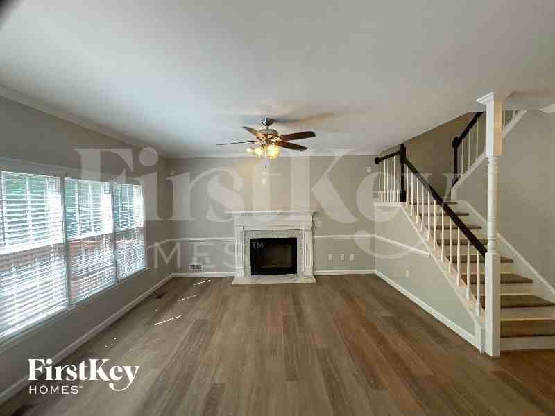 5888 Cottonwood Ln - Photo 3 of 11