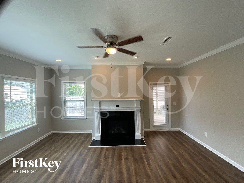 443 Summergate Dr - Photo 3 of 10