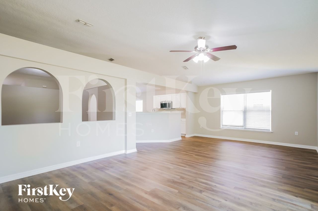 117 King Arthur Ct - Photo 3 of 15
