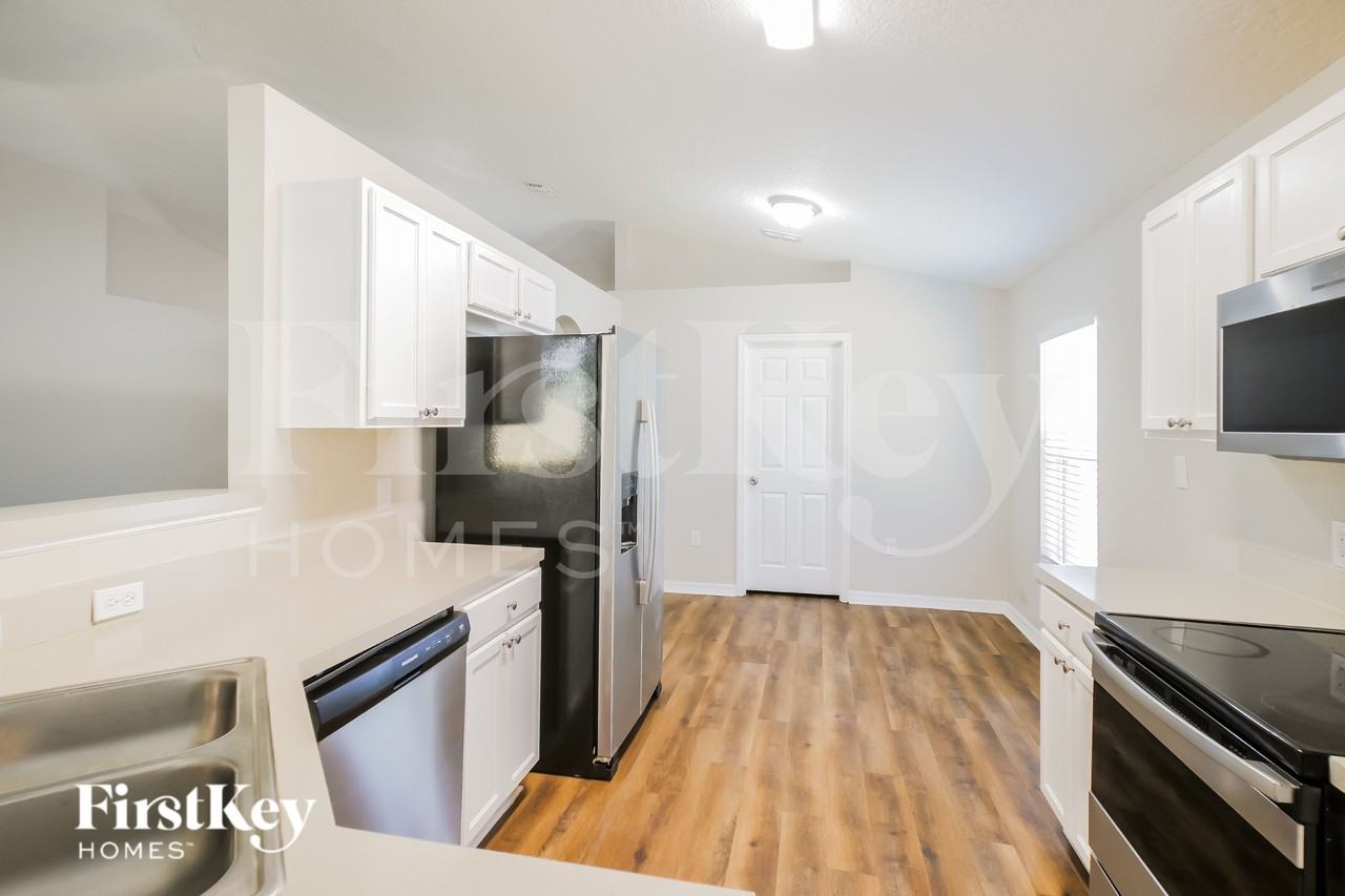 117 King Arthur Ct - Photo 6 of 15