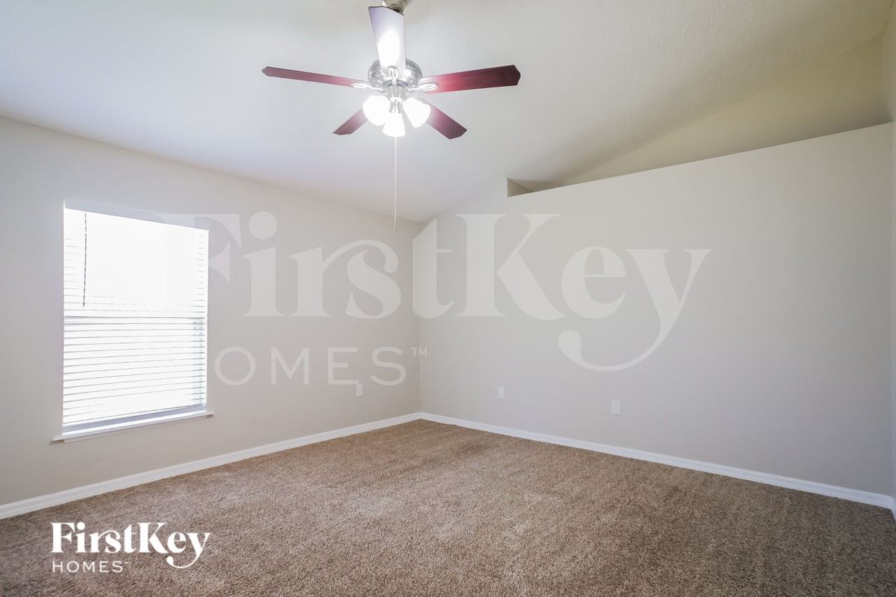 117 King Arthur Ct - Photo 7 of 15