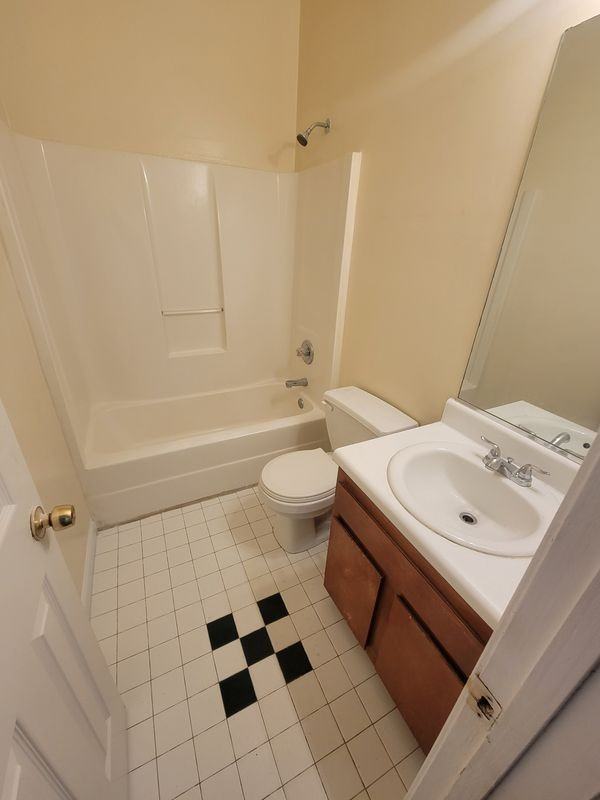2069 Detroit Ave Nw - Photo 6 of 18