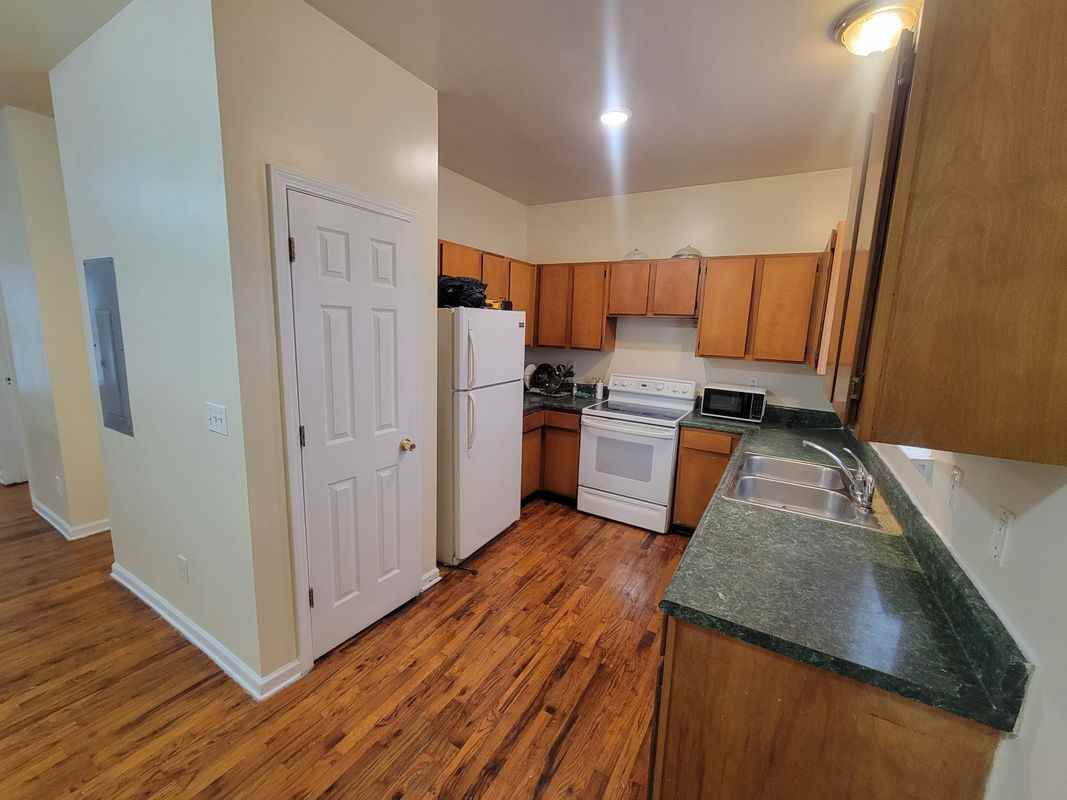 2069 Detroit Ave Nw - Photo 7 of 18