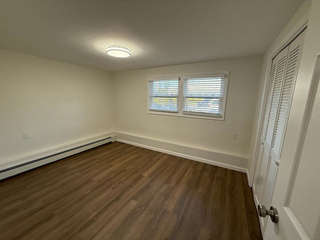 946 Edwards Blvd - Photo 6 of 9