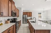 5277 Royal Point Ave - Photo 3 of 16