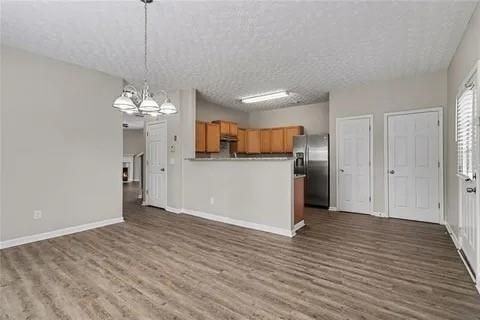 4108 Robin Cir - Photo 2 of 9