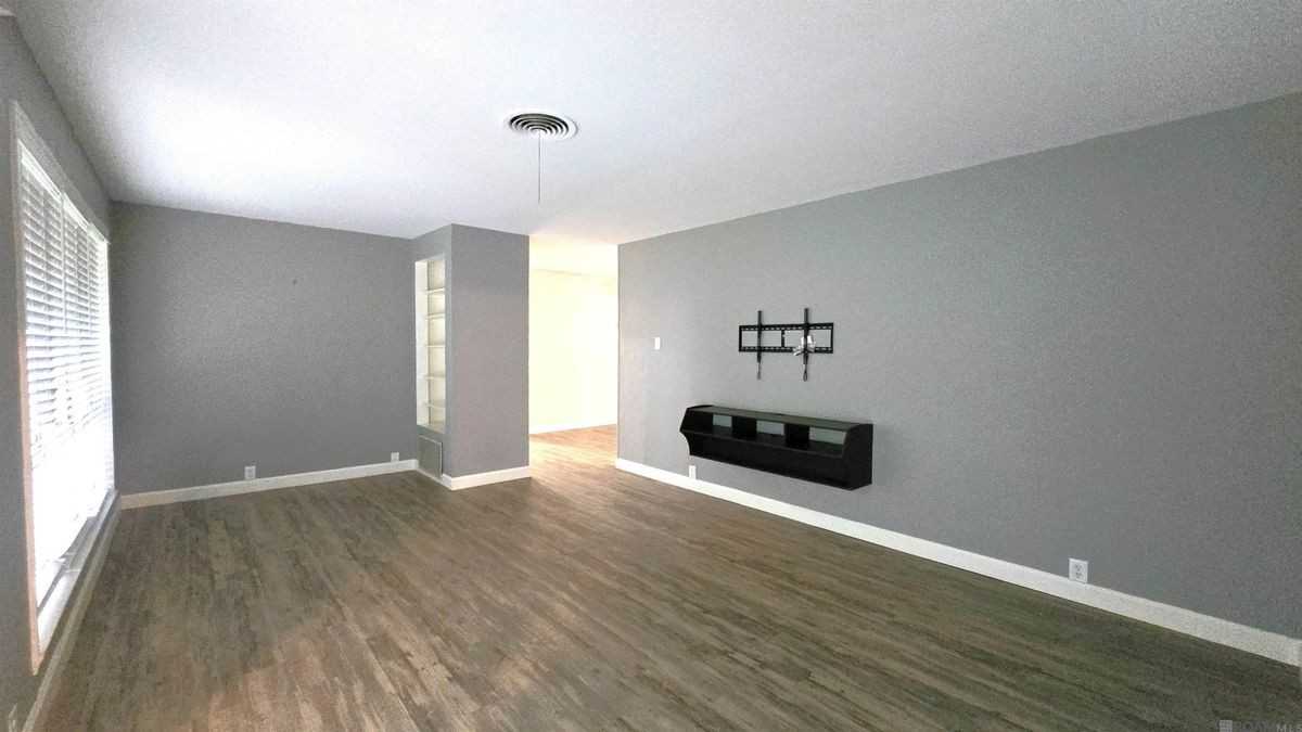 344 Burgess Pl - Photo 4 of 14