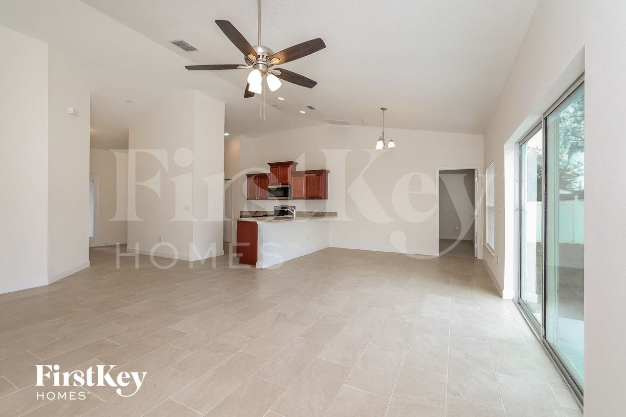 535 Cardinal Dr - Photo 3 of 15