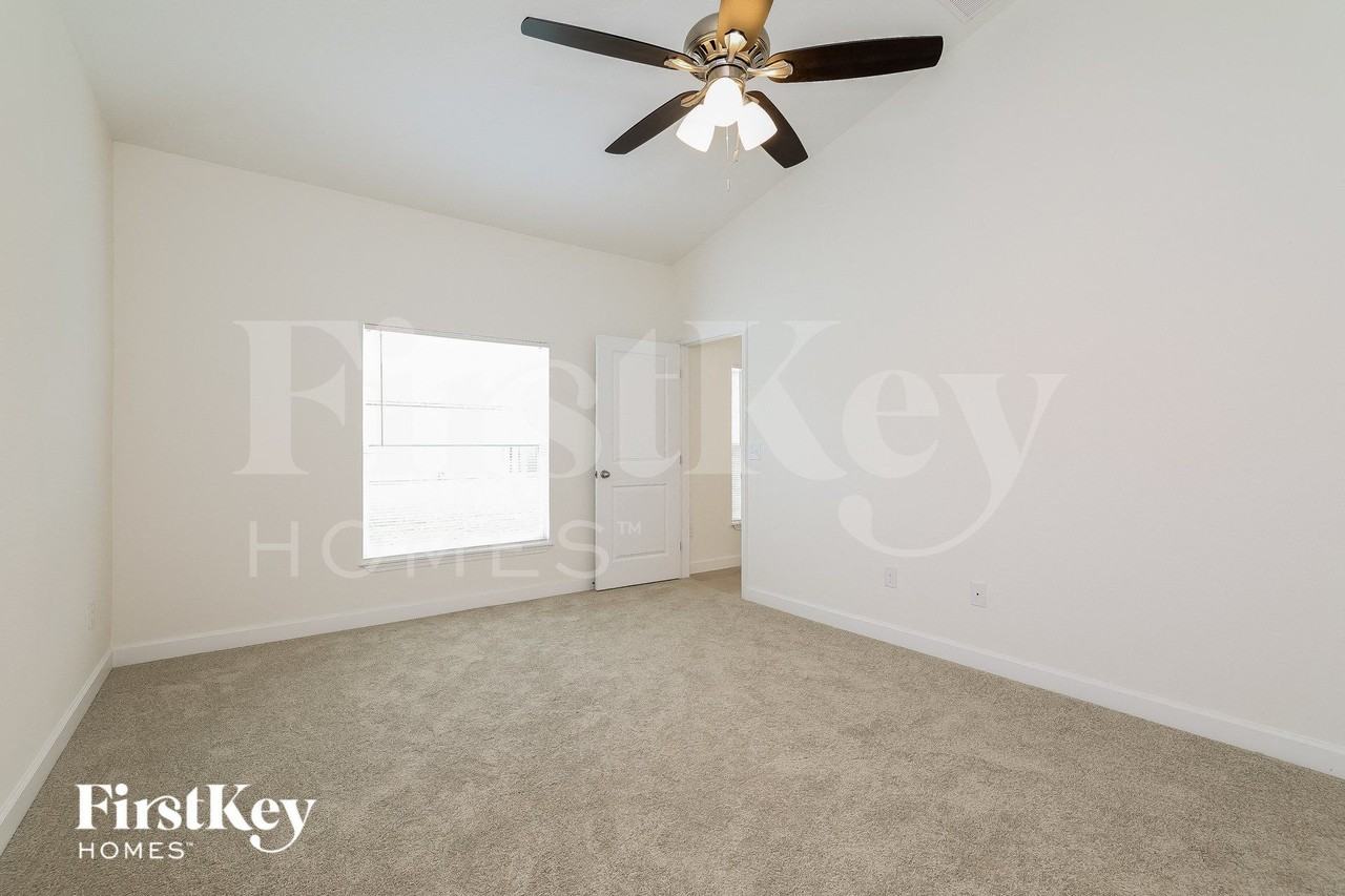 535 Cardinal Dr - Photo 7 of 15